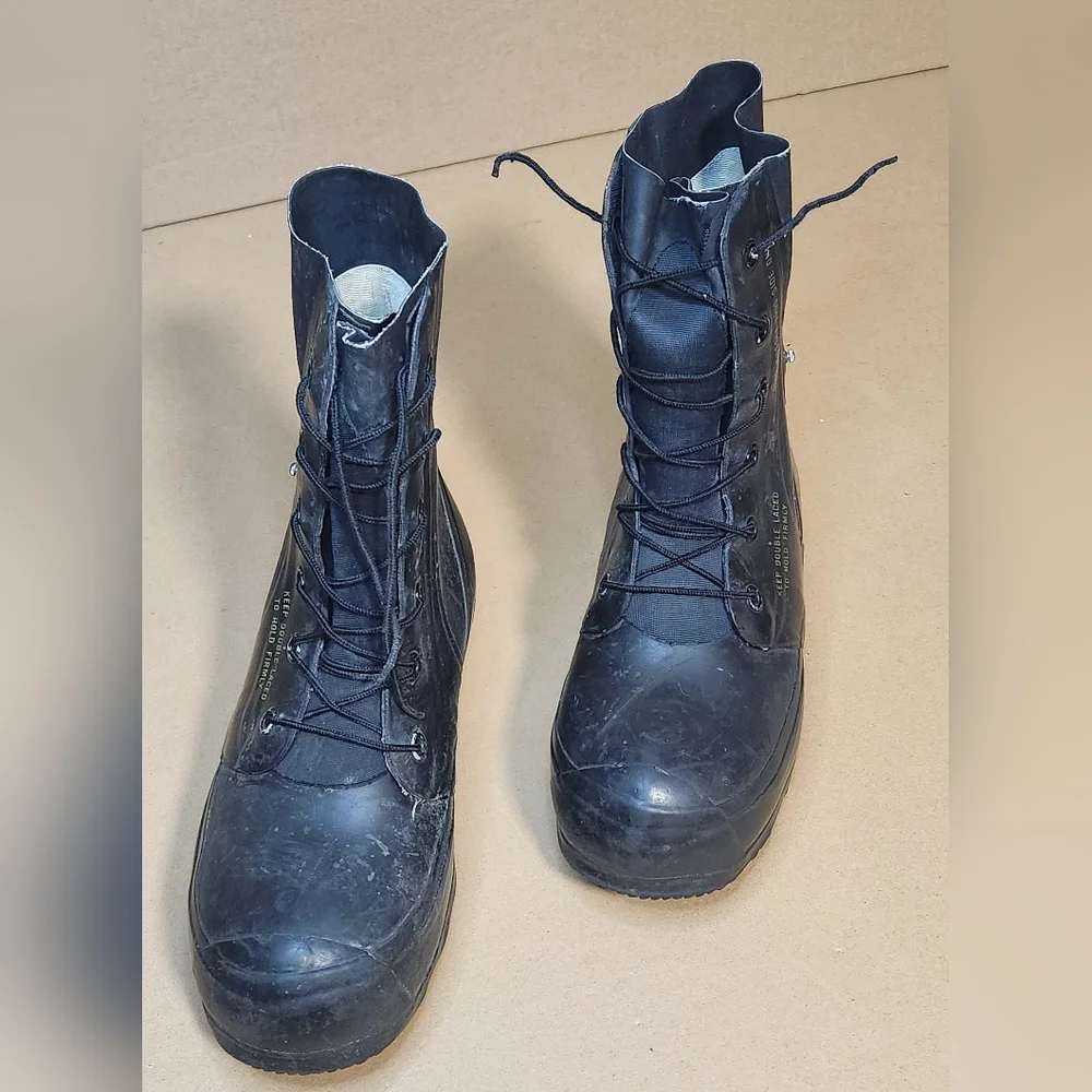 Vintage Bata Boots US 9R Military 1988 Extreme Cold Weather Mickey Mouse Combat